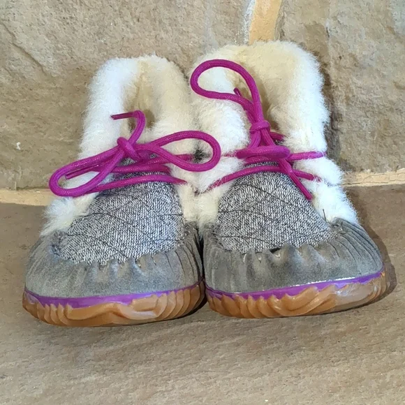 Sorel Out N About women's faux fur lined gray suede winter moccasins size 7 - Picture 7 of 12